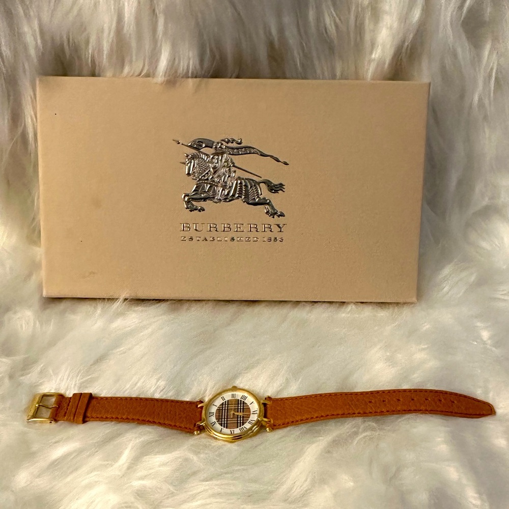 💯 Authentic Burberry Vintage Classic Leather Ladies Watch